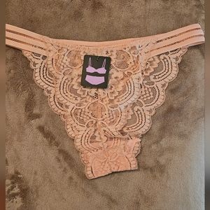 Guoeappa bra and panty set